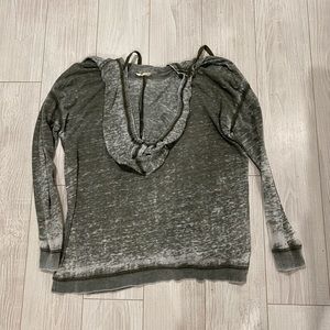 Very distressed green pullover